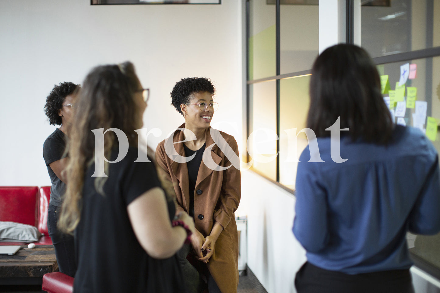 Partage d'idées en groupe durant un brainstorm