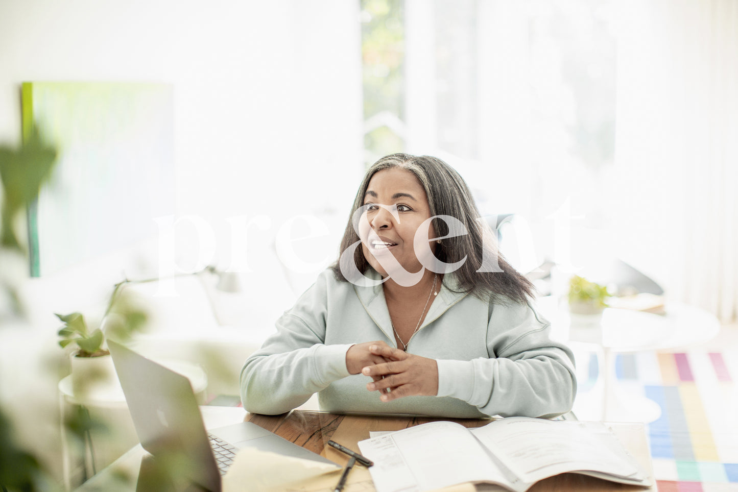 Parler avec quelqu'un en télétravail