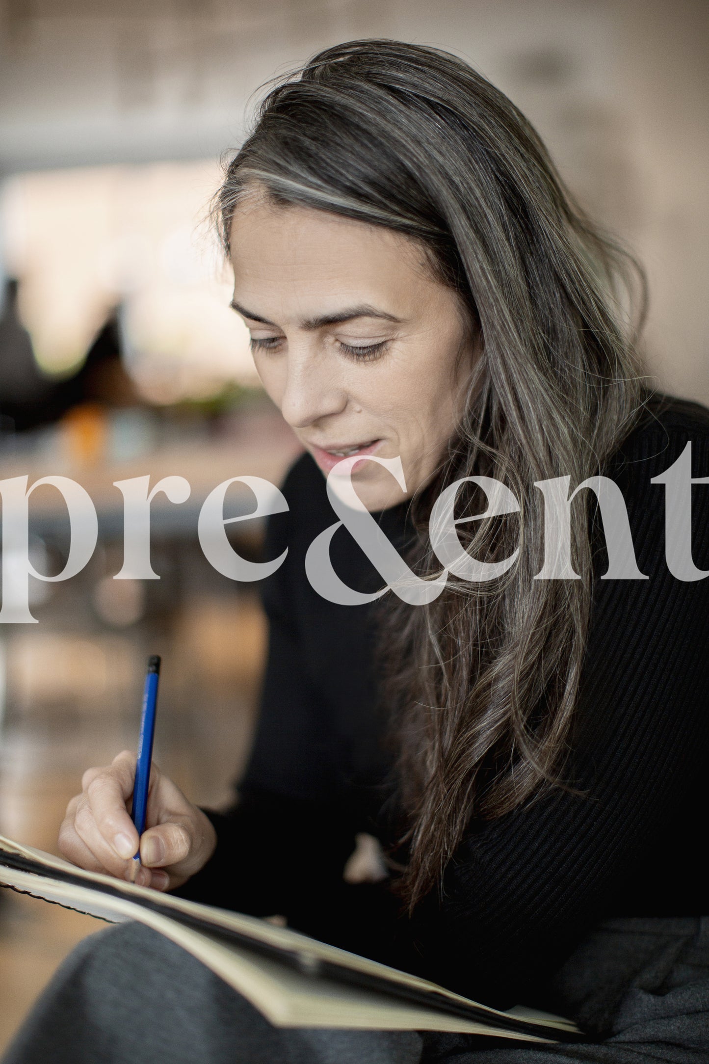 Écrire et dessiner dans un cahier