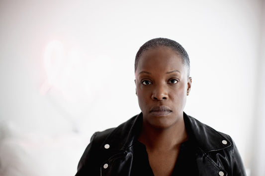 Portrait d'une personne à l'air sérieux